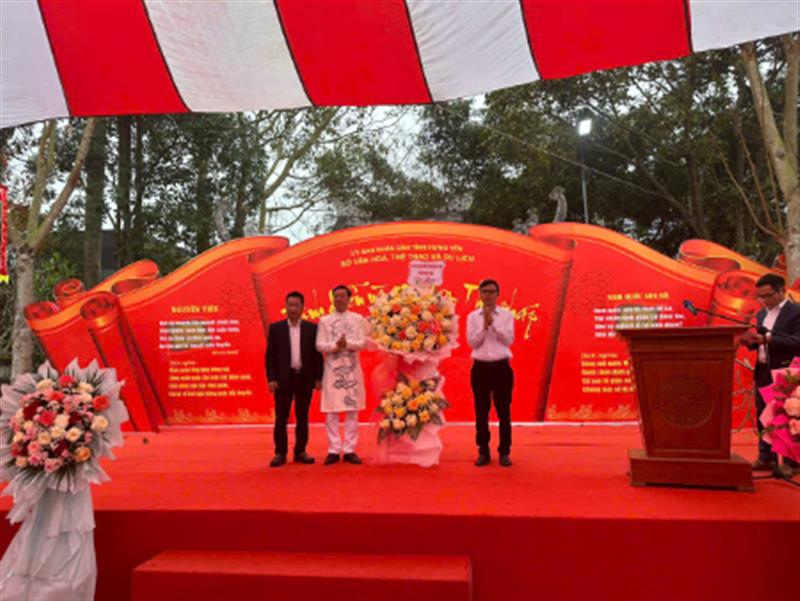 HOẠT ĐỘNG TRÌNH DIỄN THƯ PHÁP TẠI KHU DI TÍCH QUỐC GIA ĐẶC BIỆT ĐỀN TRẦN ( LONG HƯNG) NĂM 2026