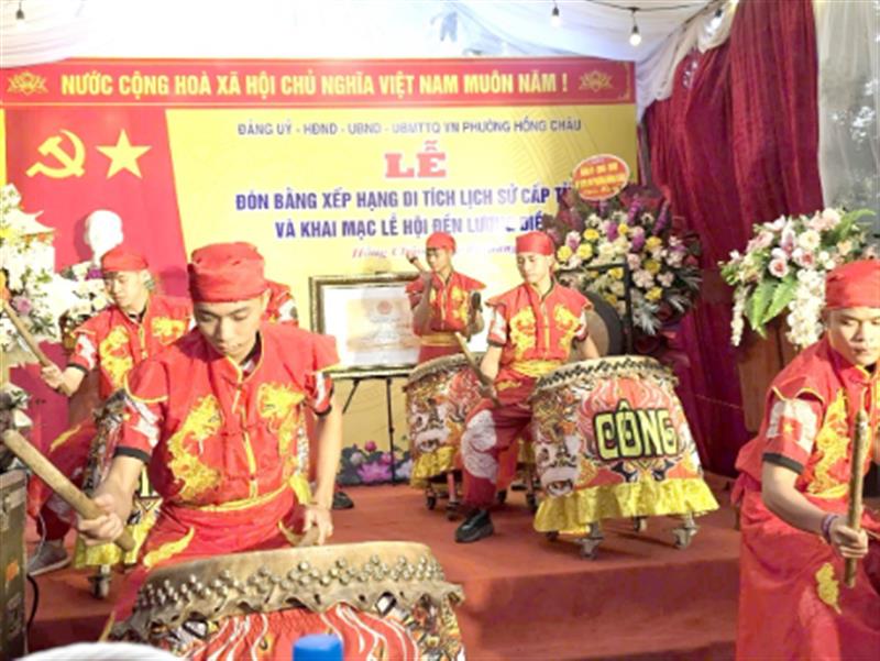 Phường Hồng Châu tổ chức Lễ đón nhận bằng xếp hạng di tích cấp tỉnh và khai mạc lễ hội truyền thống đền Lương Điền