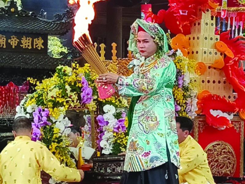 LỄ THỰC HÀNH TÍN NGƯỠNG THỜ MẪU TAM PHỦ CỦA NGƯỜI VIỆT TẠI LỄ HỘI ĐỀN TRẦN NĂM 2026 DIỄN RA TRANG NGHIÊM, THÀNH CÔNG TỐT ĐẸP