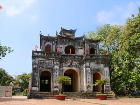 TRIỂN LÃM THƯ PHÁP, HÁT CA TRÙ VÀ CHO CHỮ ĐẦU XUÂN TẠI VĂN MIẾU HƯNG YÊN