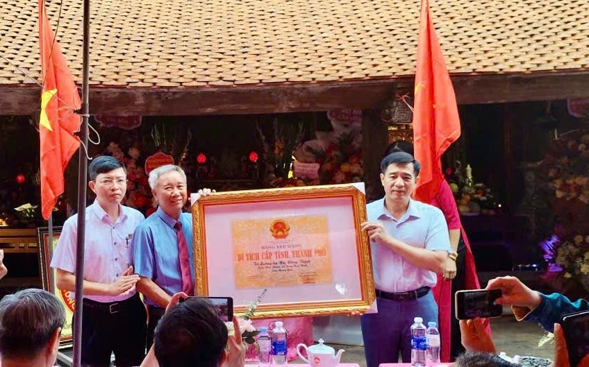 Lễ đón nhận Bằng xếp hạng di tích cấp tỉnh Từ đường họ Hà  Đông Thịnh, thôn Thái Thịnh, xã Nam Thái Ninh, tỉnh Hưng Yên