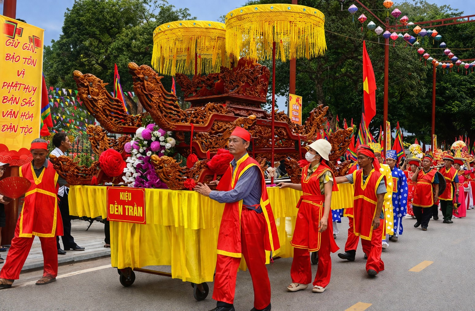 Rực rỡ sắc màu rước kiệu tại Lễ hội văn hóa dân gian phố Hiến