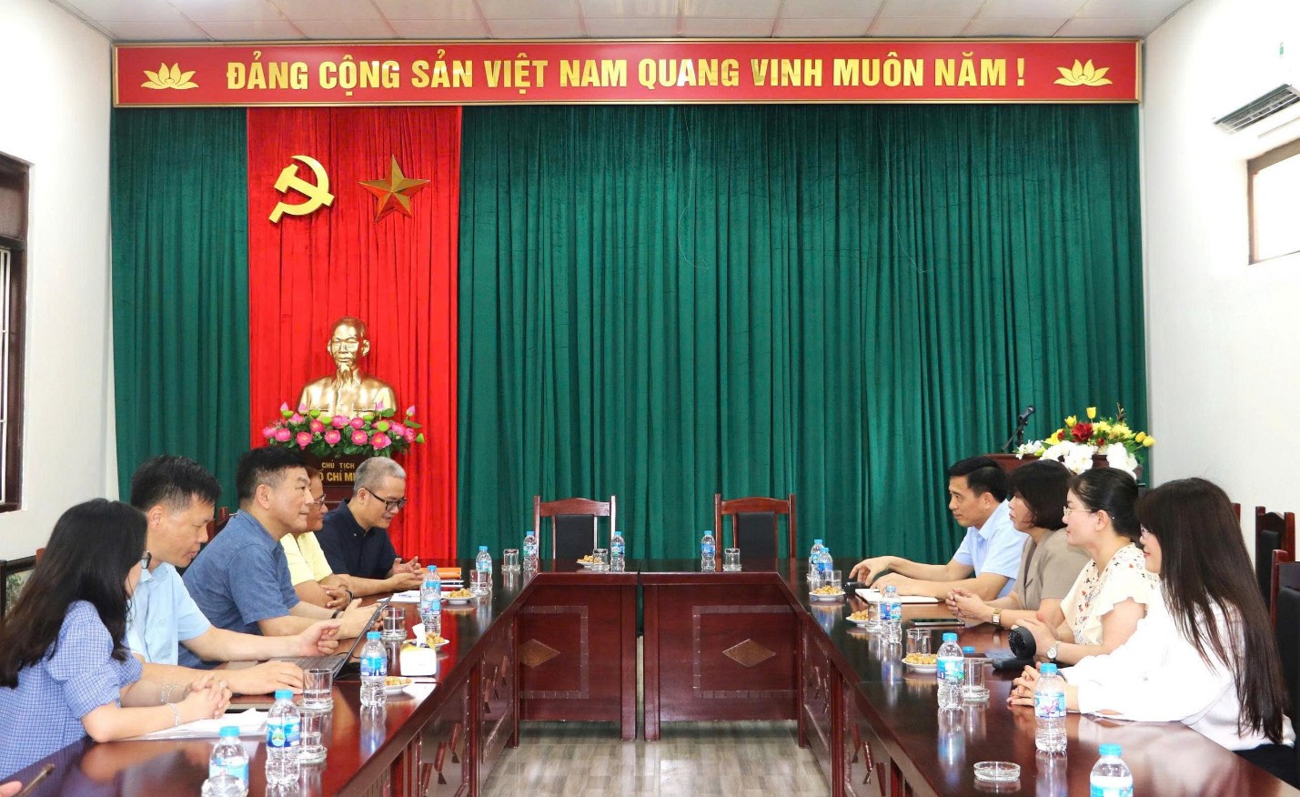 Đoàn chuyên gia Di sản tư liệu UNESCO khảo sát, tư vấn hồ sơ đề cử ghi danh hệ thống văn bia Phố Hiến