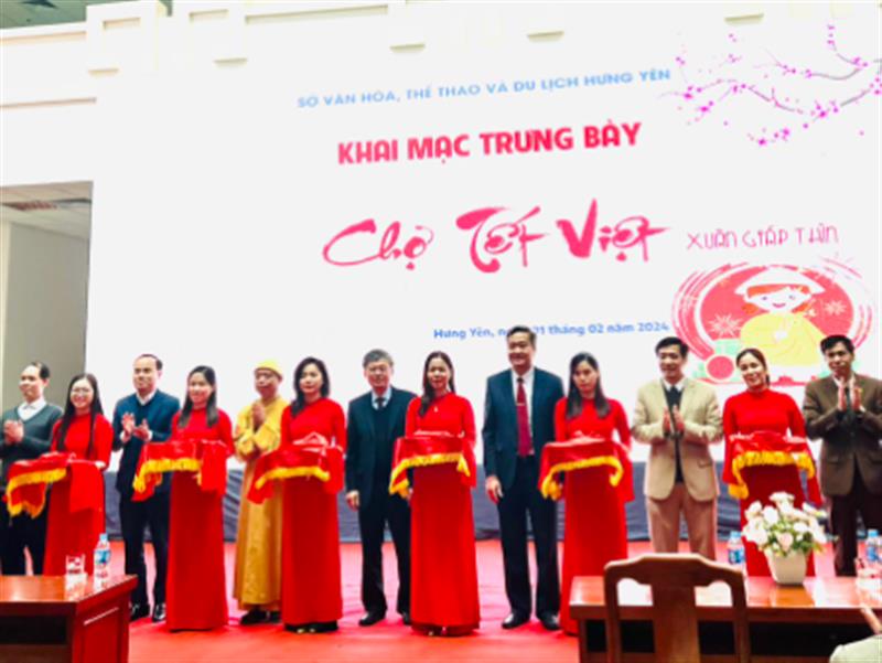 KHAI MẠC TRƯNG BÀY “CHỢ TẾT VIỆT” XUÂN GIÁP THÌN