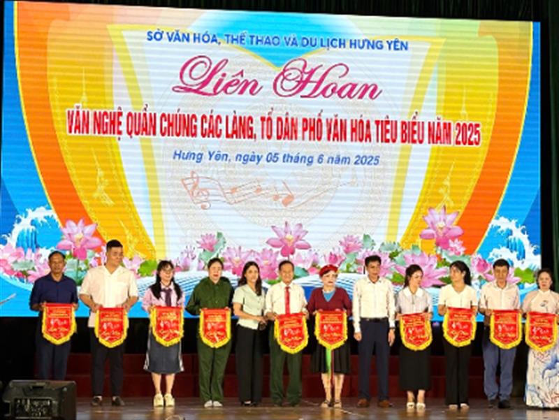   Liên hoan văn nghệ quần chúng các làng, tổ dân phố văn hóa tiêu biểu tỉnh Hưng Yên năm 2025