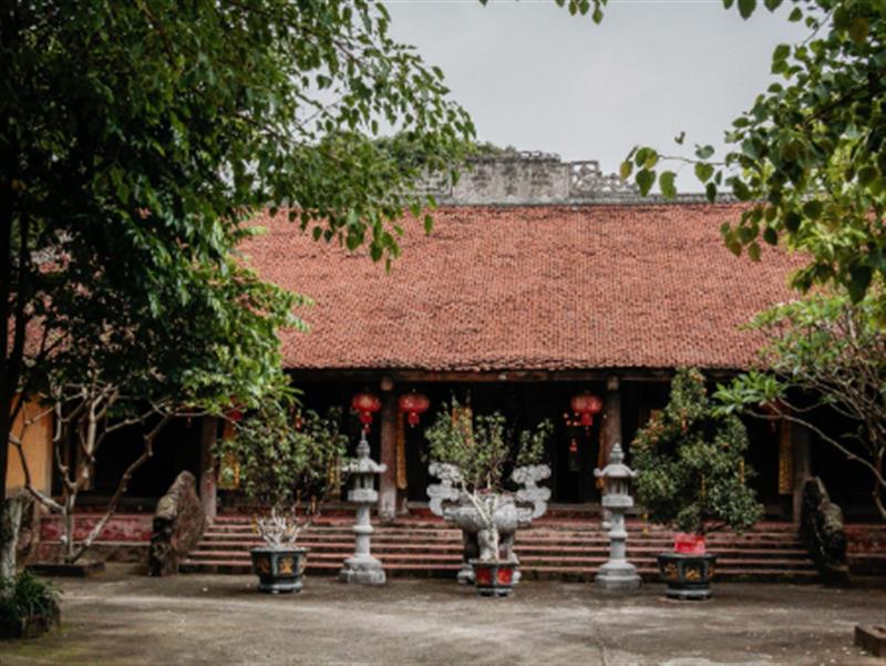 HỆ THỐNG THÀNH BẬC ĐÁ CHÙA HƯƠNG LÃNG Xã Lạc Đạo - Tỉnh Hưng Yên